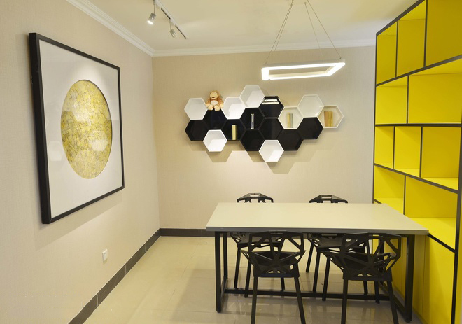 2萬40㎡小戶型裝修 時尚小編家=亮黃色+發(fā)光隔斷-家居快訊-北京搜房網(wǎng)家居裝修